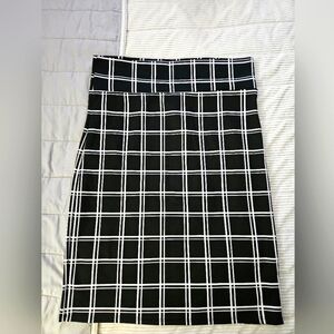 Agnes & Dora Black and White Plaid Women's Pencil Skirt. Size 2XL